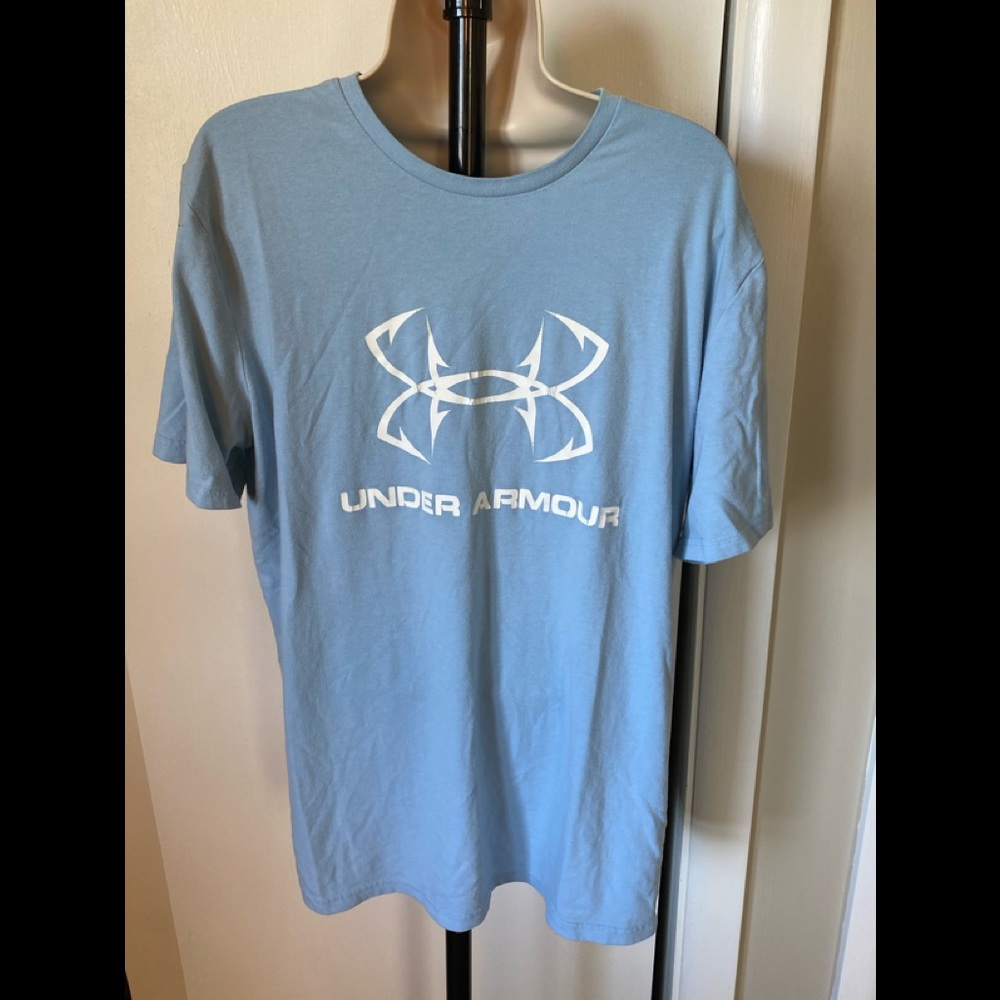 Under Armour T-Shirt Size M
